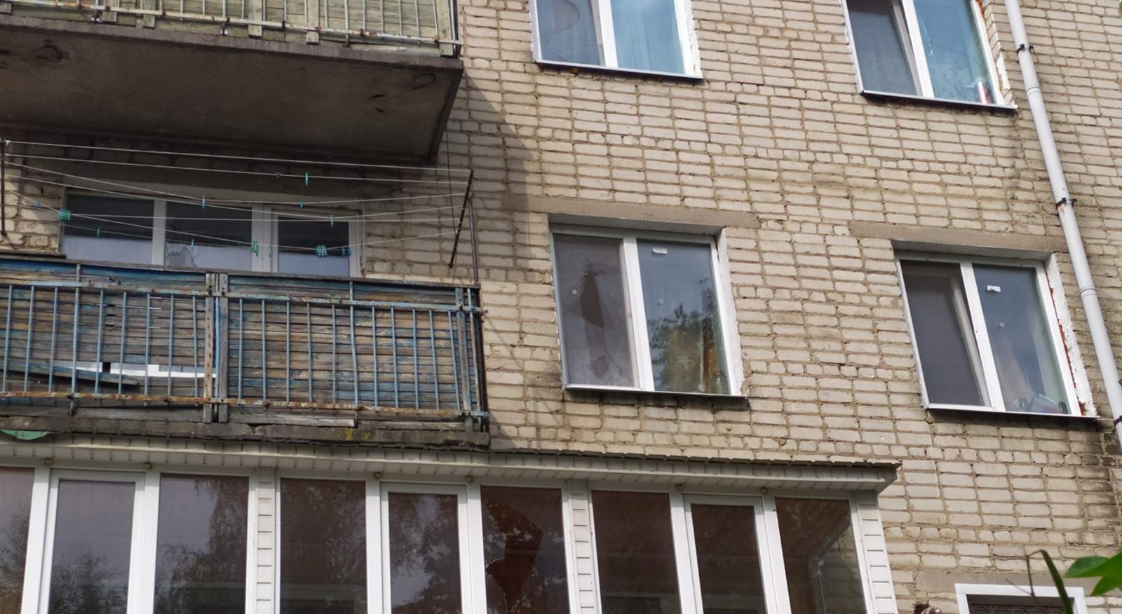 Батько трьох неповнолітніх дітей просить допомоги у відновленні житла