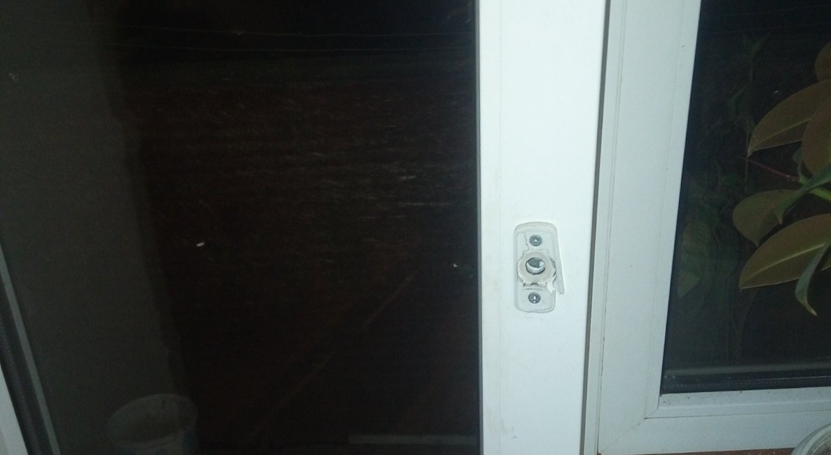 Пенсіонерці з Білопілля потрібна допомога у відновленні пошкоджених вікон