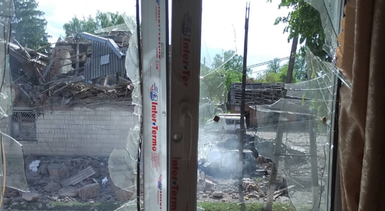 Жінці з Білопілля залишилось відновити 1 вікно