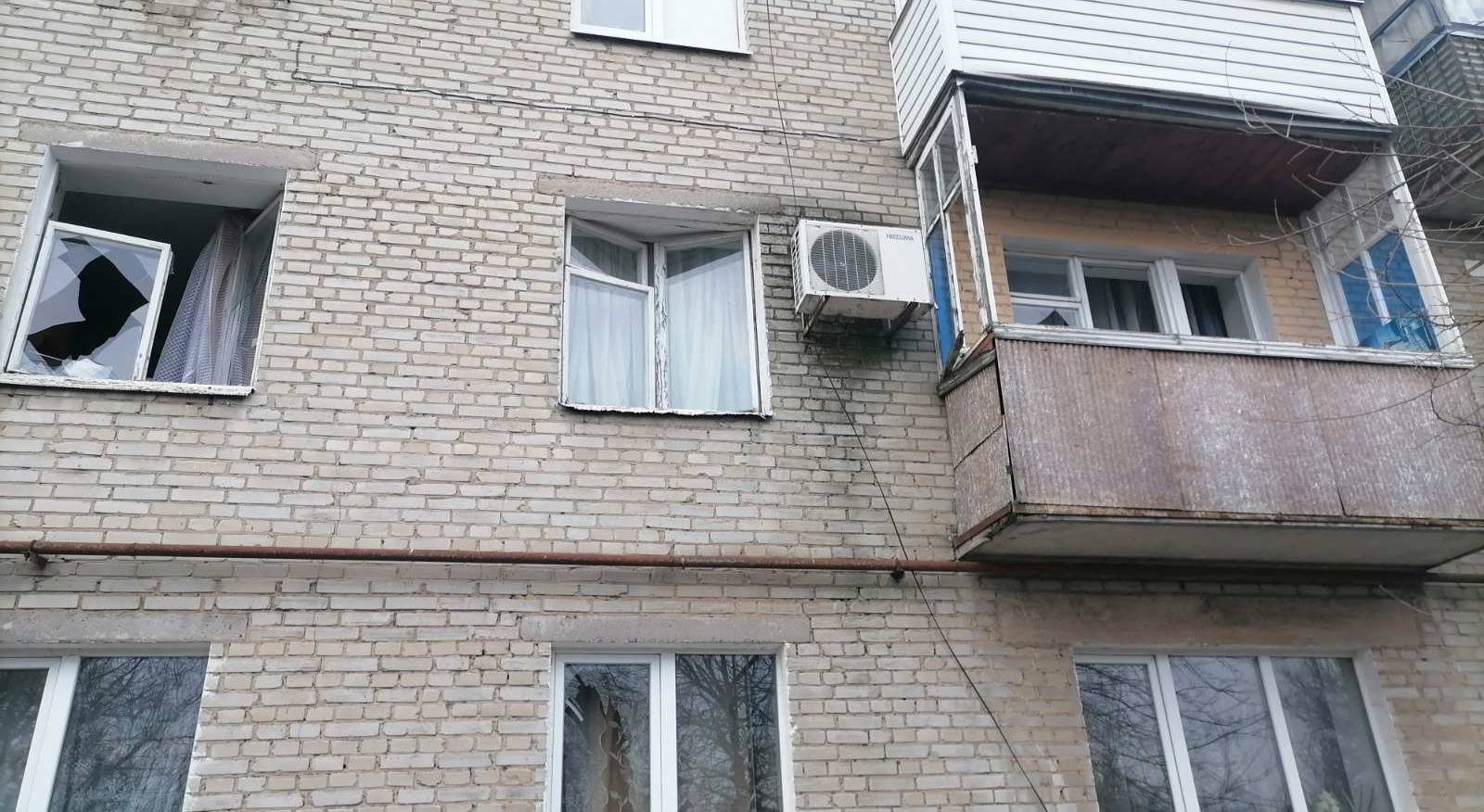 Квартира пенсіонера з Білопілля двічі страждала від обстрілів