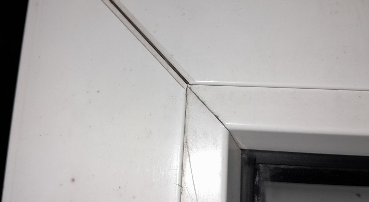 Пенсіонерка з Білопілля потребує допомоги у відновленні балкону