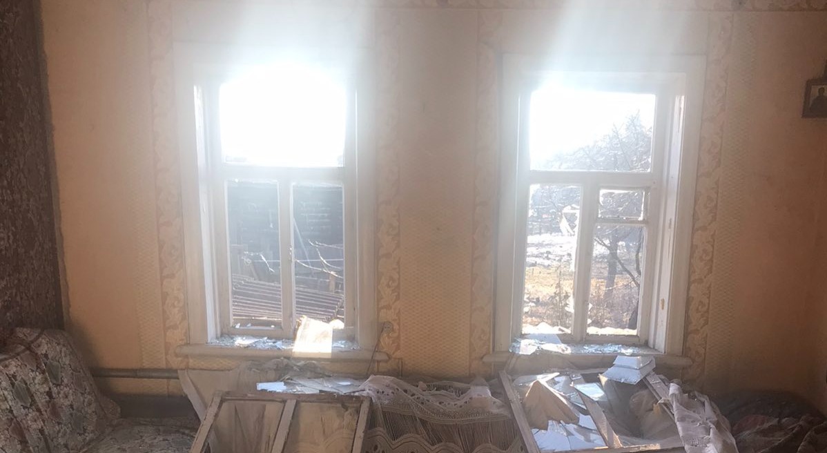 Пенсіонер з інвалідністю не має можливості самостійно відновити пошкоджені вікна