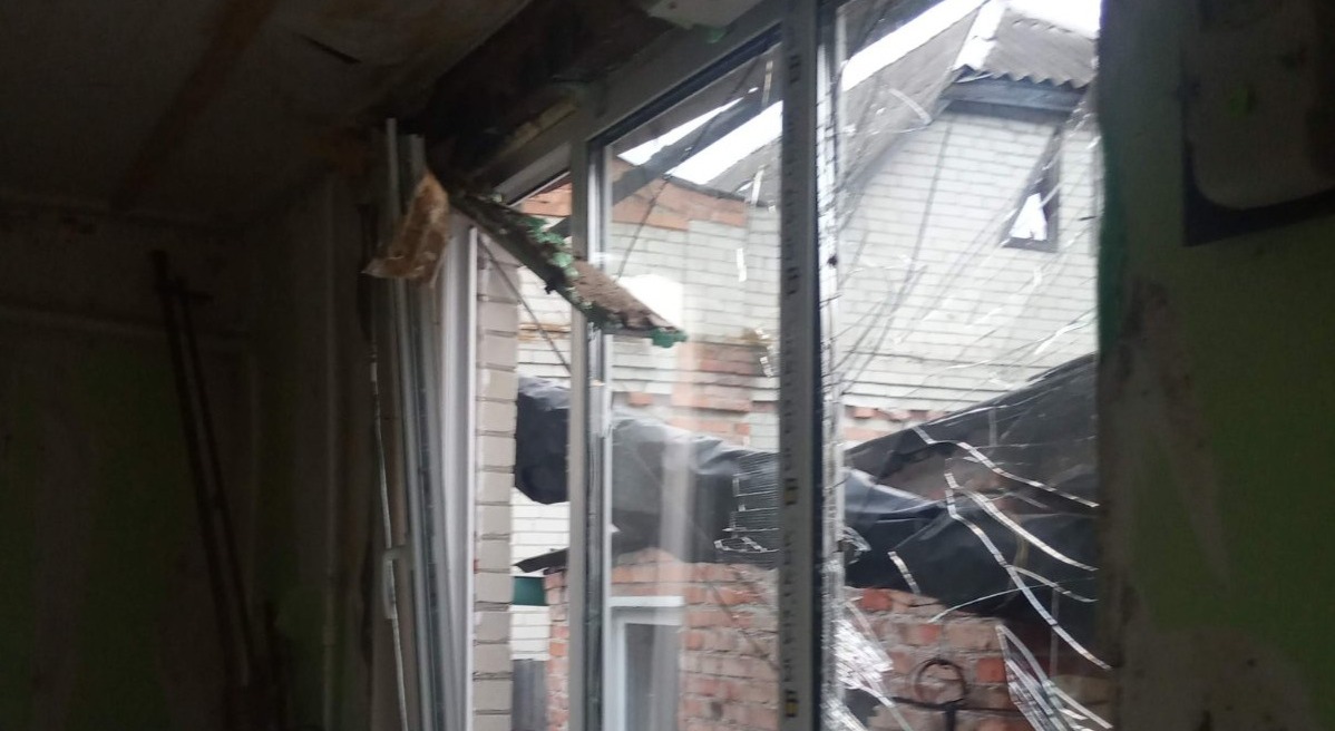 Жінка-пенсіонерка з вадами слуху потребує допомоги у відбудові будинку