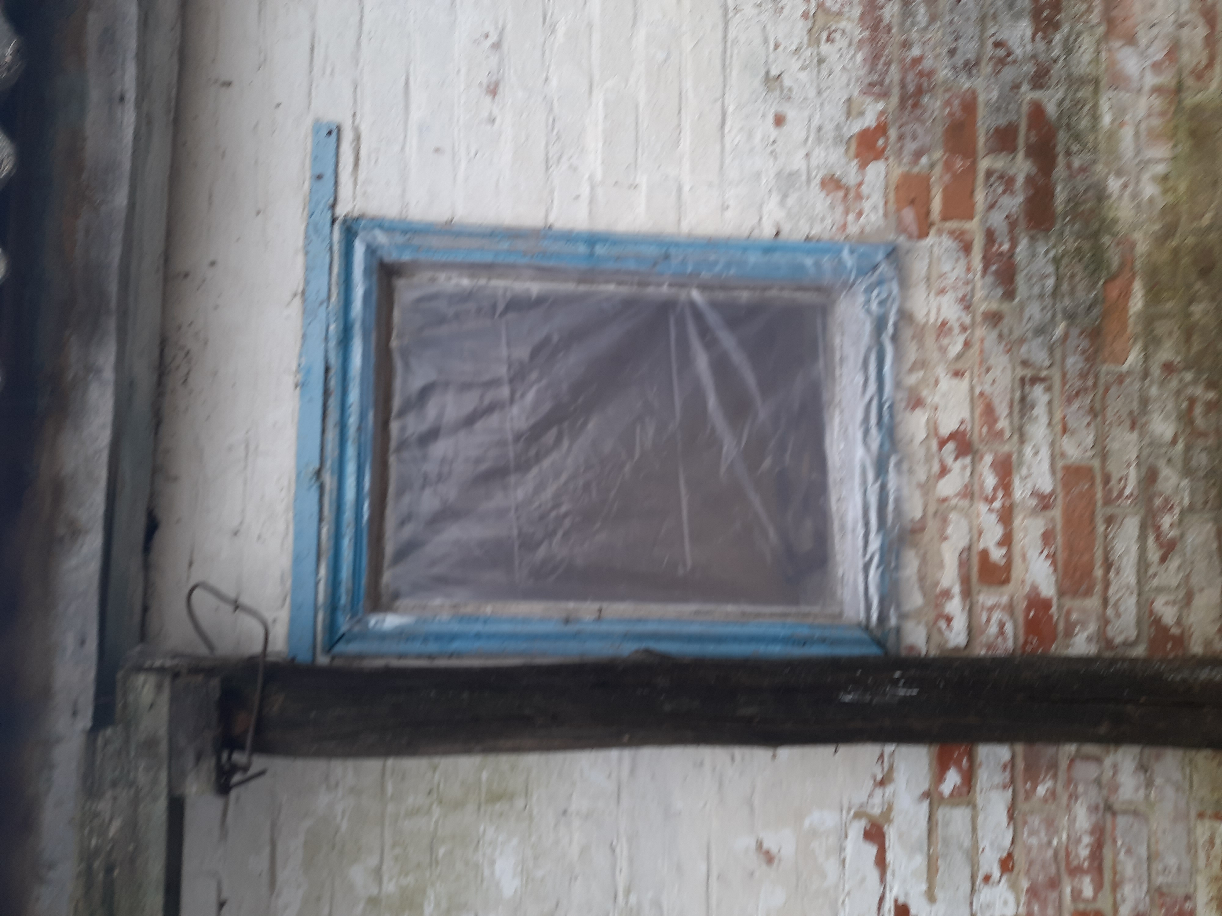 Будинок родини з Сумщини залишився без вікон