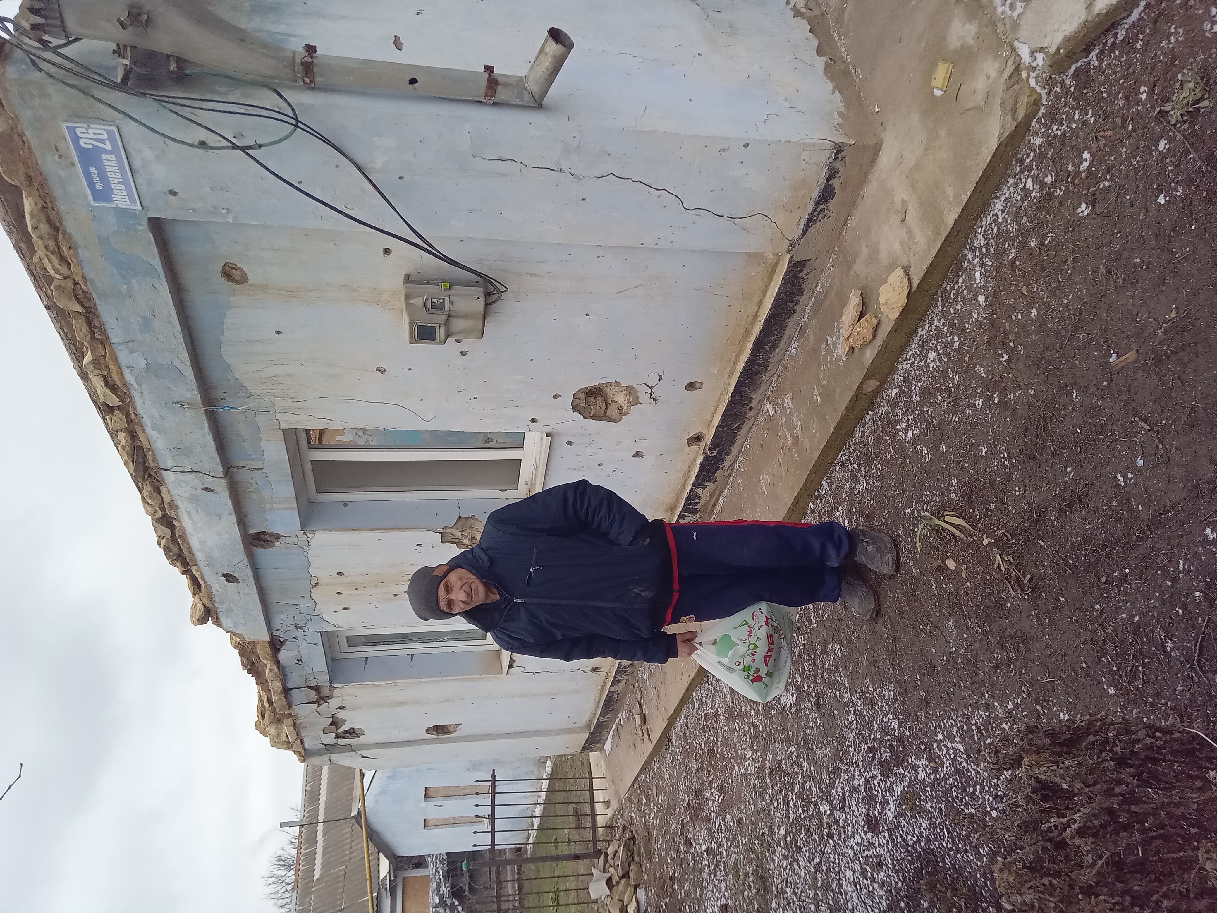 Подружжя з Миколаївщини мріє відбудувати зруйнований обстрілами будинок