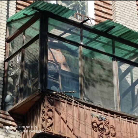 В результаті обстрілу пошкоджено квартиру сім’ї, яка має сина з вродженим ДЦП тяжкої форми