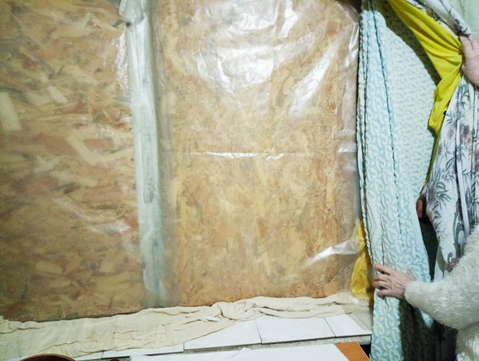 Жінка літнього віку повернулася до своєї квартири у Слов’янську . Потрібна допомога у відновленні житла