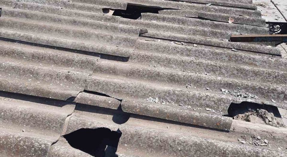 Херсонка виживає в будинку без даху та вікон