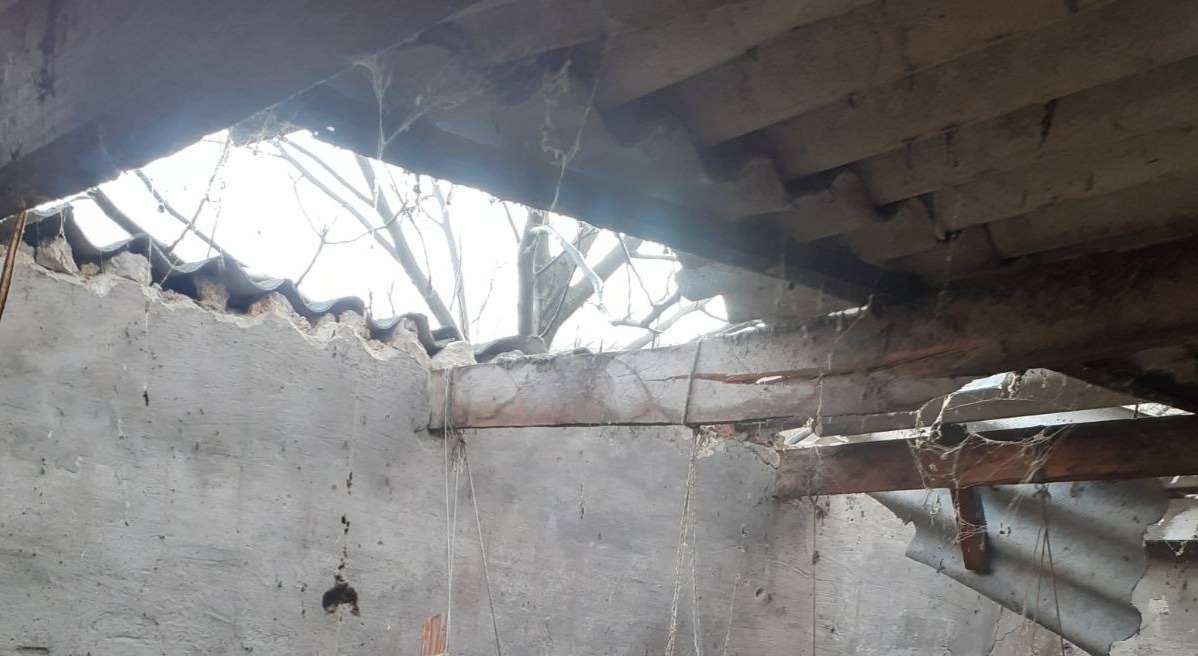 Снаряд прилетів на подвір'я жінки з інвалідністю з Херсонщини