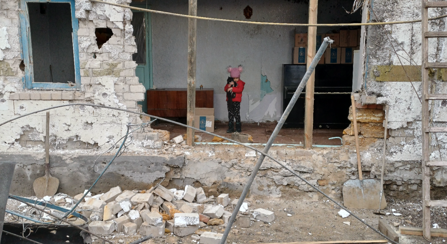 Через обстріл будинок родини з Херсонщини став непридатним до життя