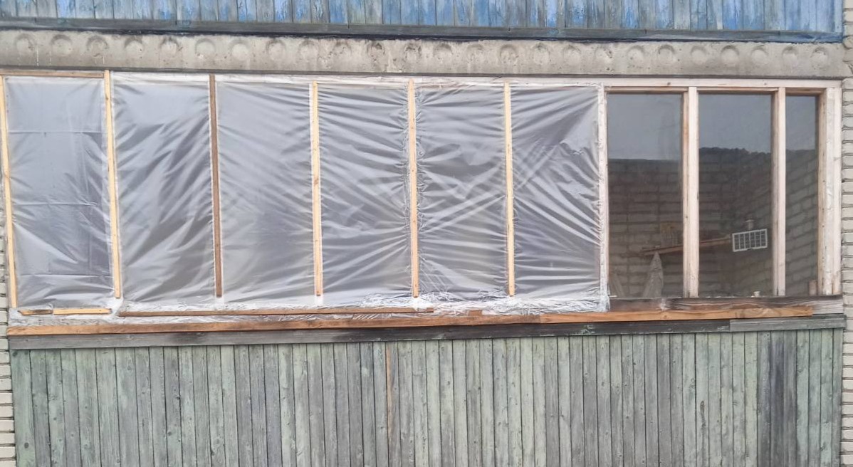 Пенсіонерка зі Зноб-Новгородського живе в квартирі без вікон