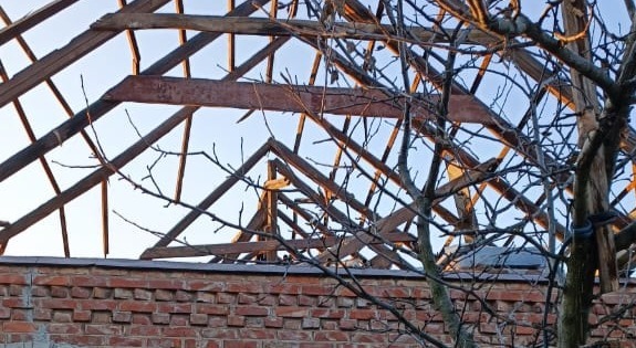 Будинок родини з Донеччини потрапляв під обстріл 3 рази