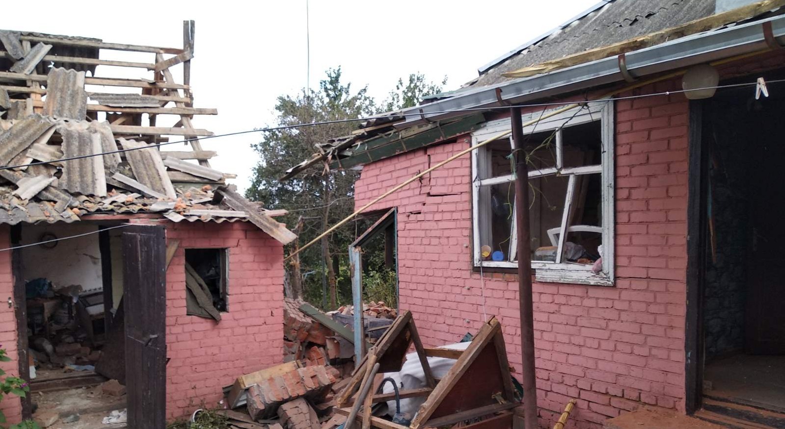 Окупанти зруйнували будинок військовослужбовця із Сумщини