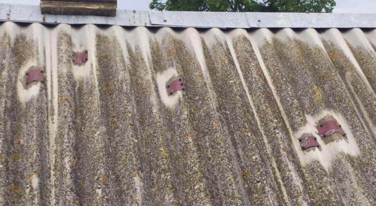 Ворожий обстріл пошкодив будинок родини з Сумщини