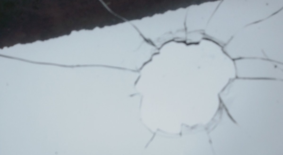 Літній чоловік з прикордоння Сумщини просить довопогти встановити вікна у житлі