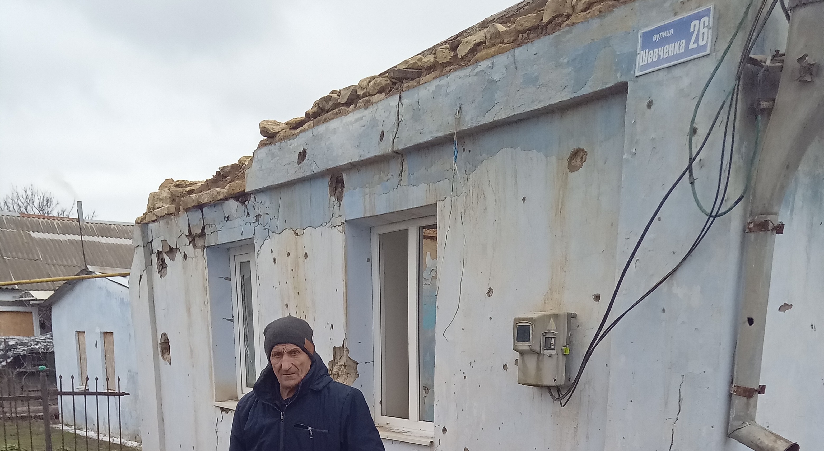 Подружжя з Миколаївщини мріє відбудувати зруйнований обстрілами будинок