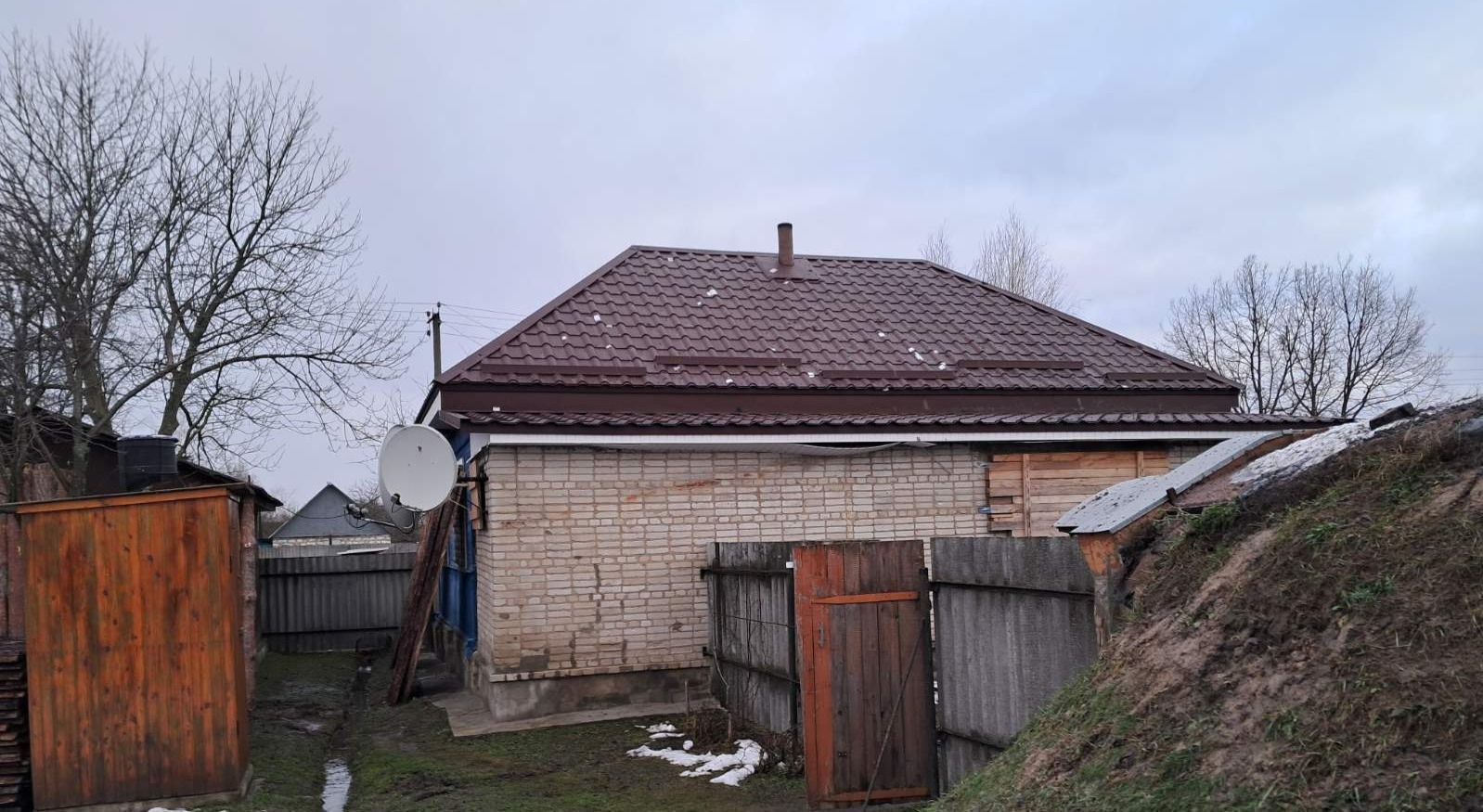 Будинок родини з Середино-Буди страждав від обстрілів двічі за 2023 рік