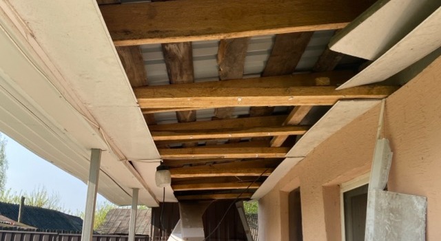 В будинку вчительки пошкоджено 100 м кв даху, вікна та двері