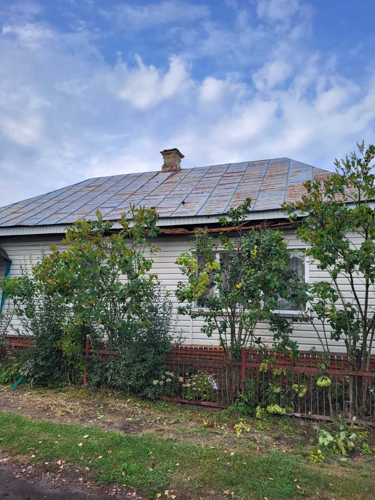 Після обстрілу родина з міста Середина - Буда на Сумщині залишилась без даху над головою