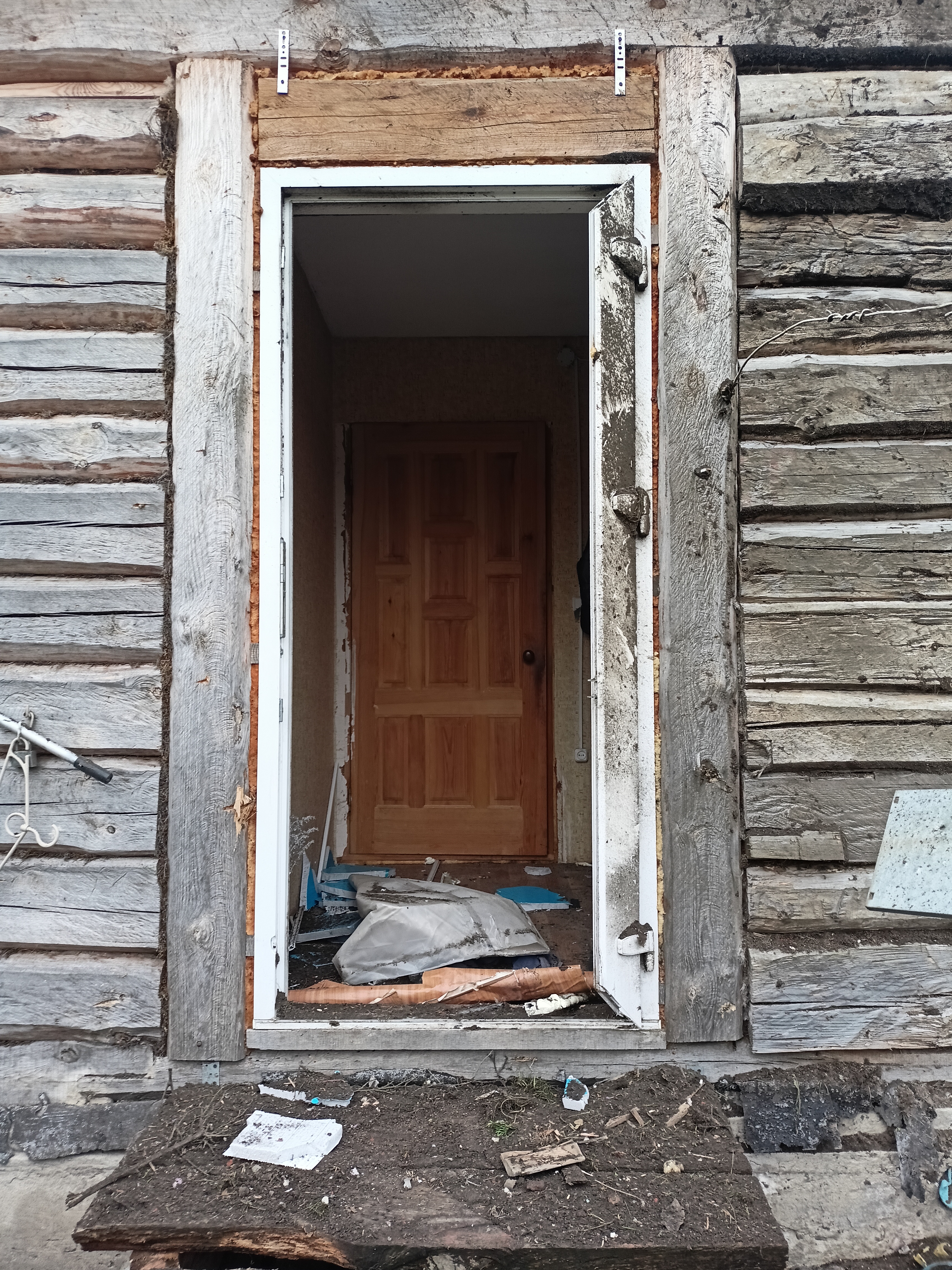 Будинок родини з Середина-Буди на Сумщині потрапив під три обстріли: постраждалим потрібна допомога