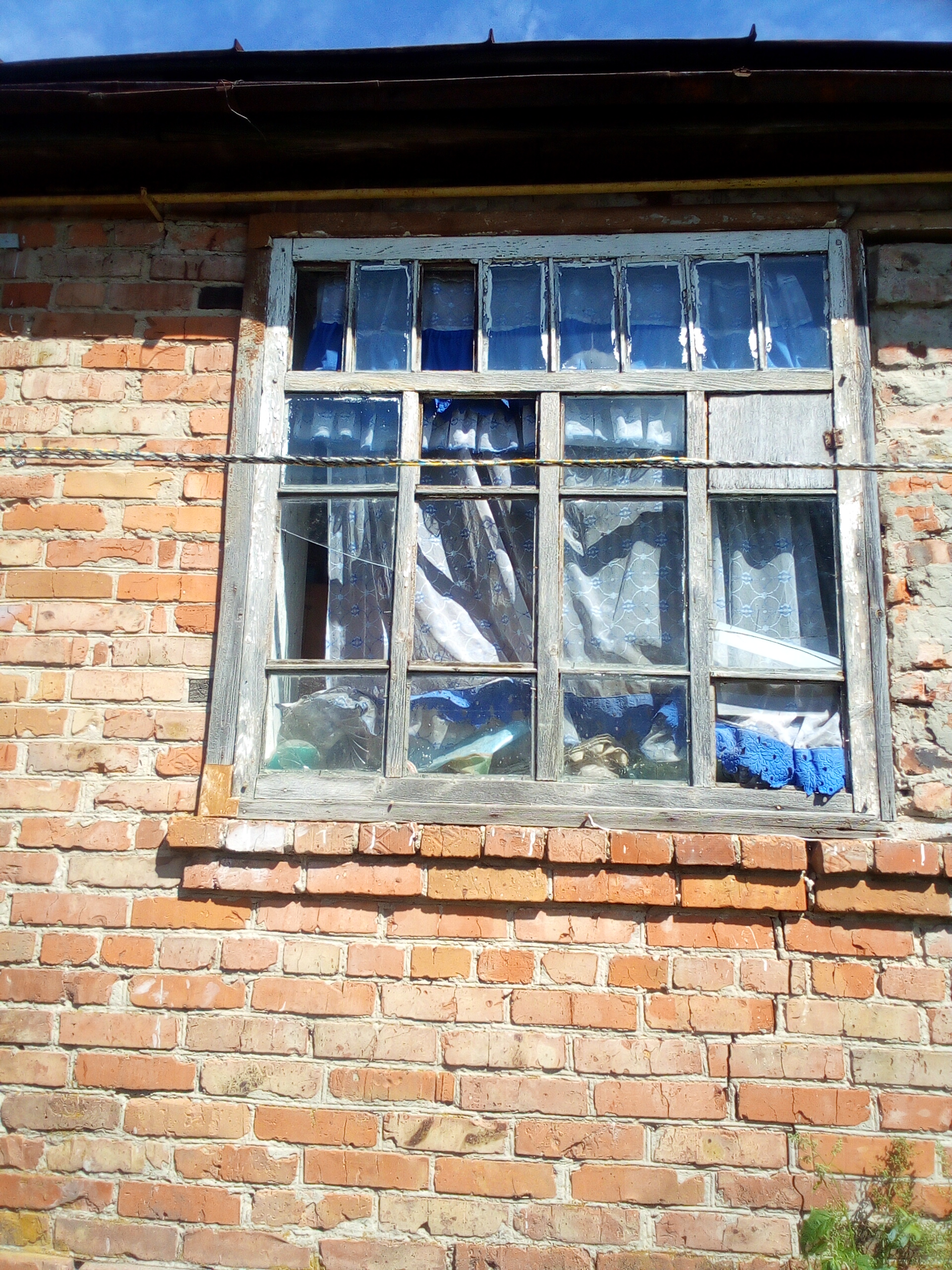 Жителька Білопілля потребує допомоги у відновленні будинку 