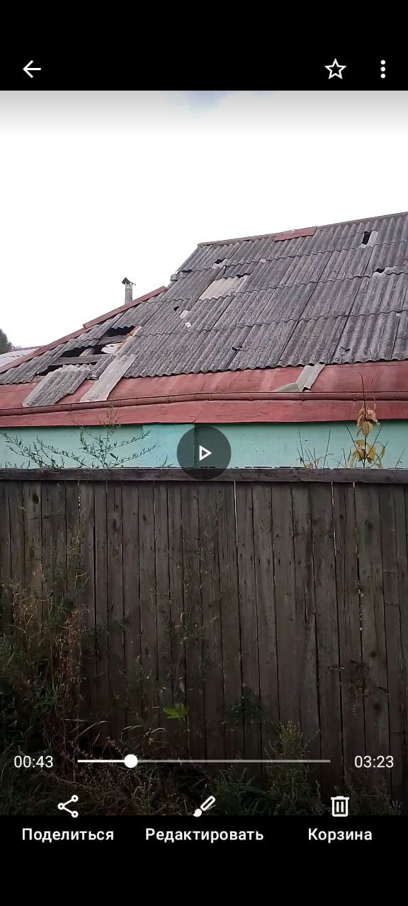 Родина з Харківщини залишилась у побитому холодному будинку та потребує допомоги