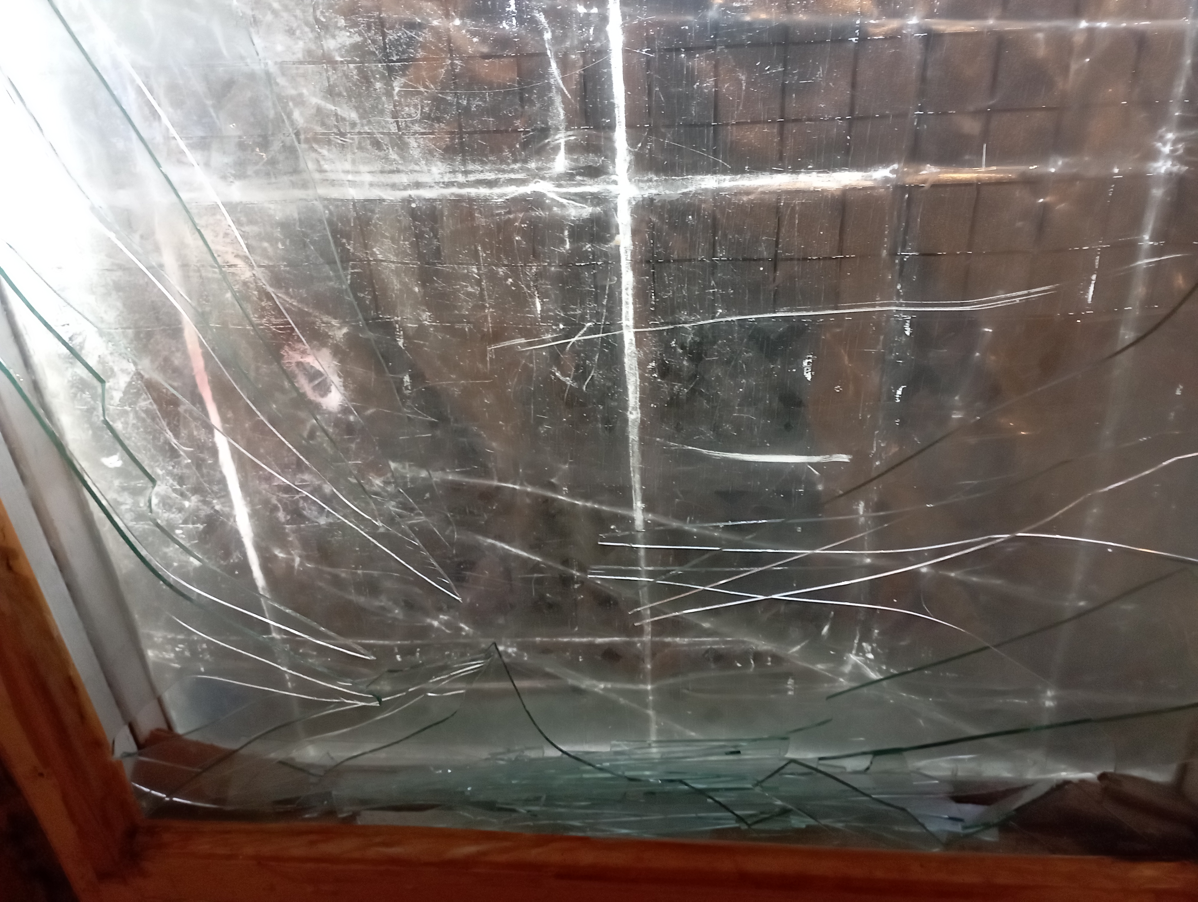 Пошкоджено будинок сім'ї,в якій двоє людей мають інвалідність - родині з Середина-Буди потрібна допомога