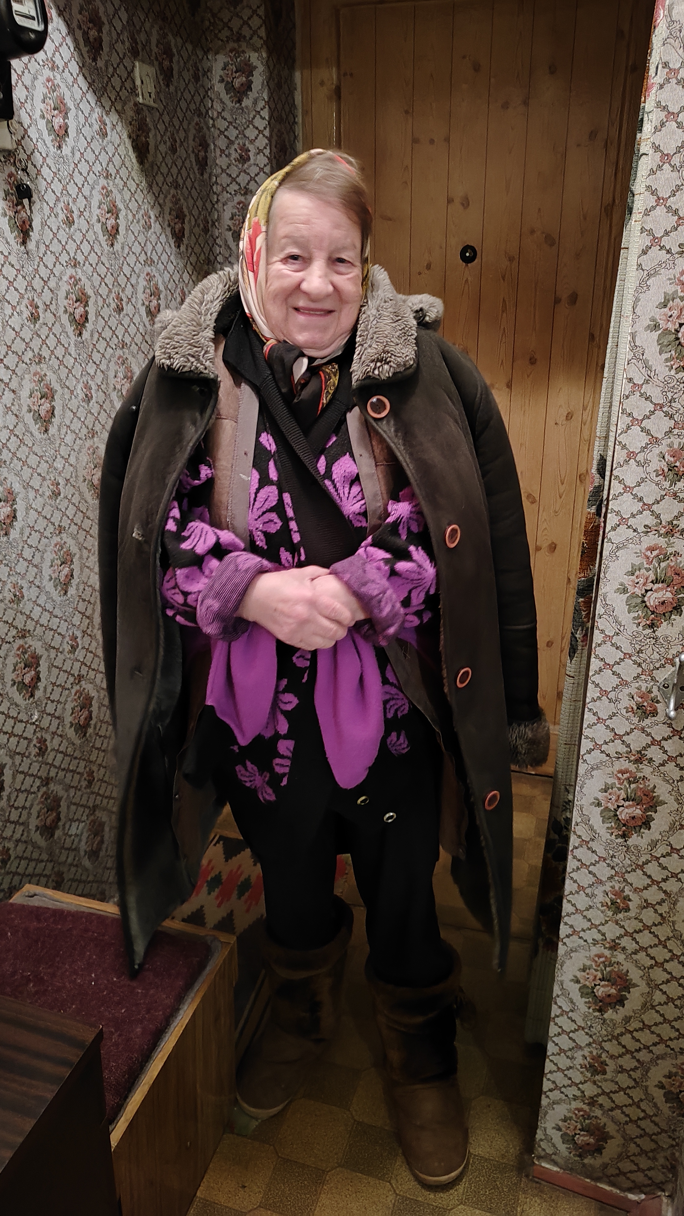 Пенсіонерці з Харкова, яка залишилася сама в пошкодженій холодній квартирі, необхідна допомога