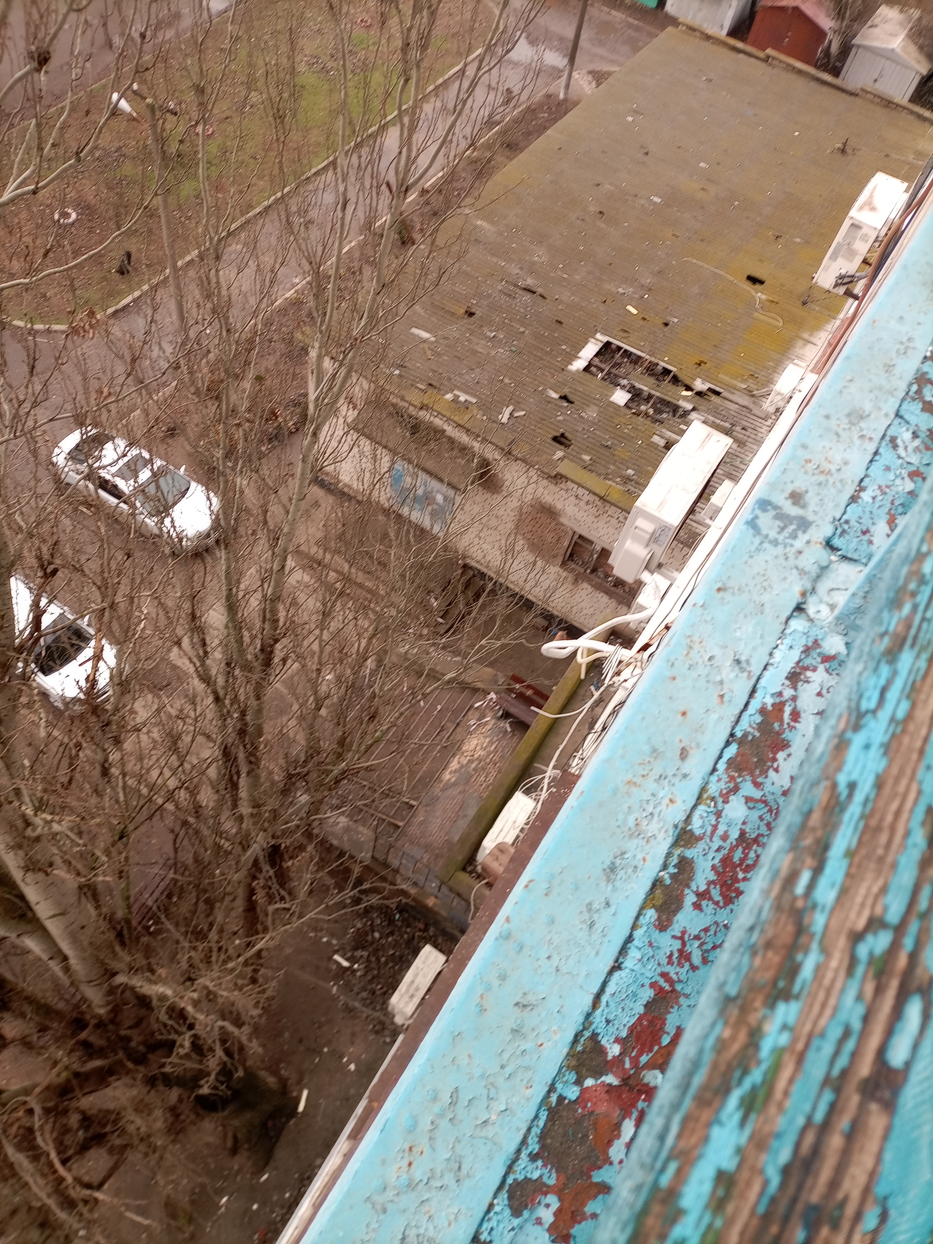 Багатодітна мама-одиначка з дитиною інвалідом з Миколаєва потребує допомоги у відновленні вікон та даху після обстрілу