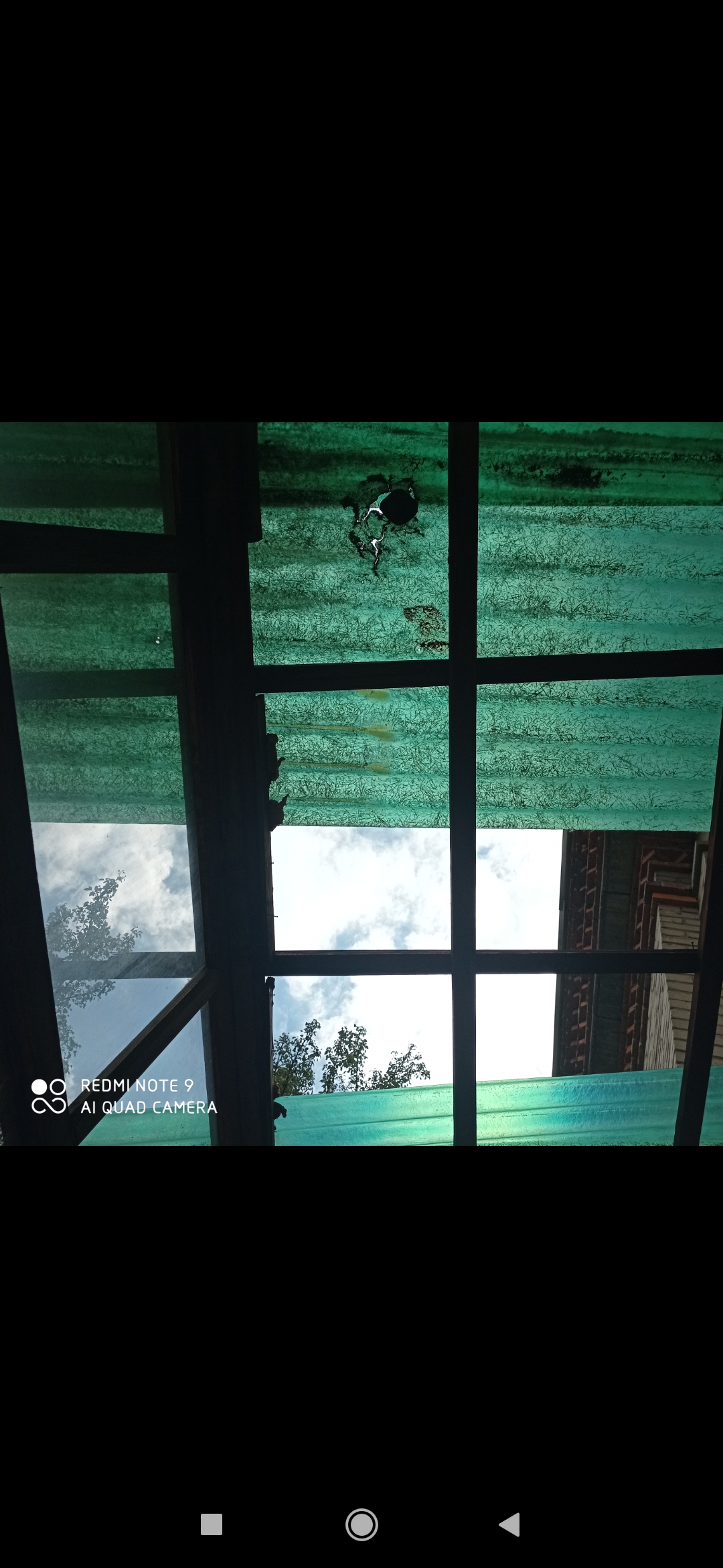 В результаті обстрілу пошкоджено квартиру сім’ї, яка має сина з вродженим ДЦП тяжкої форми