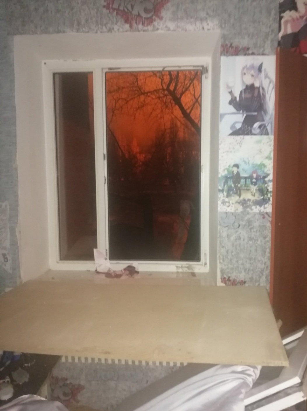 «Маму контузило та поранило склом, ми всі пережили дуже великий стрес», - говорить Юлія з Харкова, чия квартира зазнала руйнувань внаслідок обстрілу