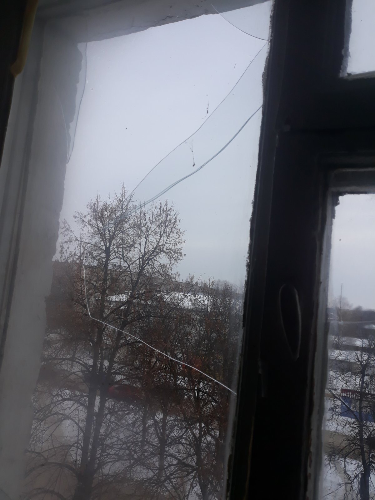 Через обстріл вибило вікна