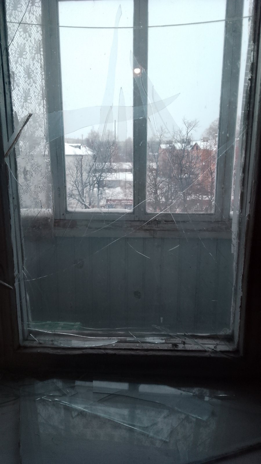 Через обстріл вибило вікна