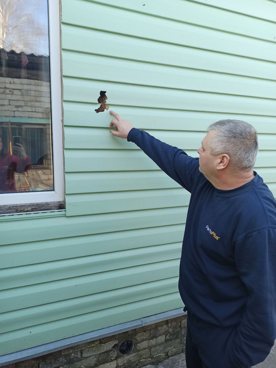 Сім'я з села Чернацьке потребує допомоги по заміні п'яти листів шиферу на даху та вхідних дверях