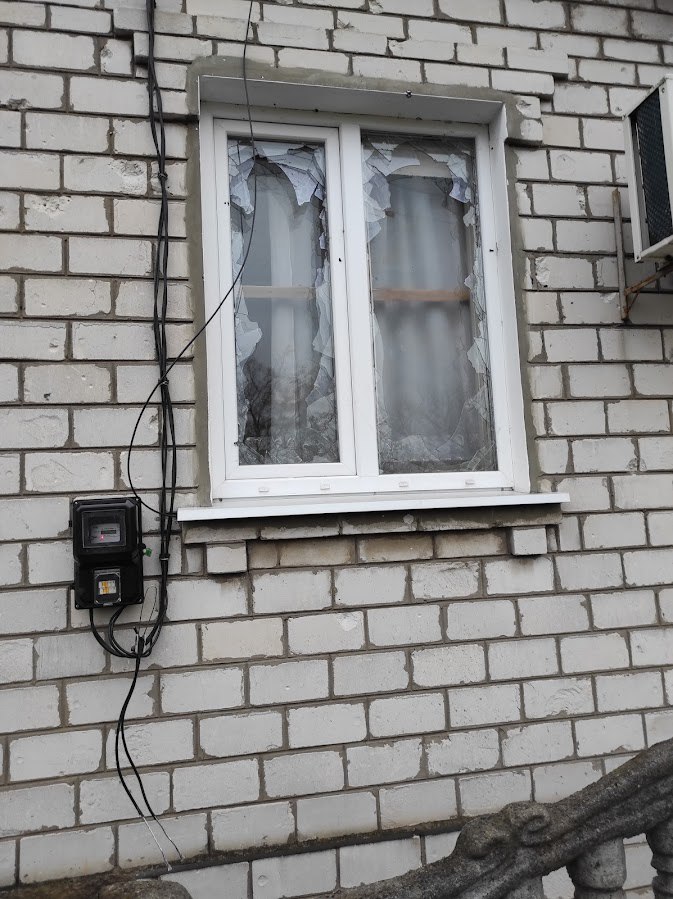 Пенсіонерці з міста Ізюм потрібна допомога у відновленні будинку, який зазнав ушкоджень іще в перший день повномасштабного вторгнення 