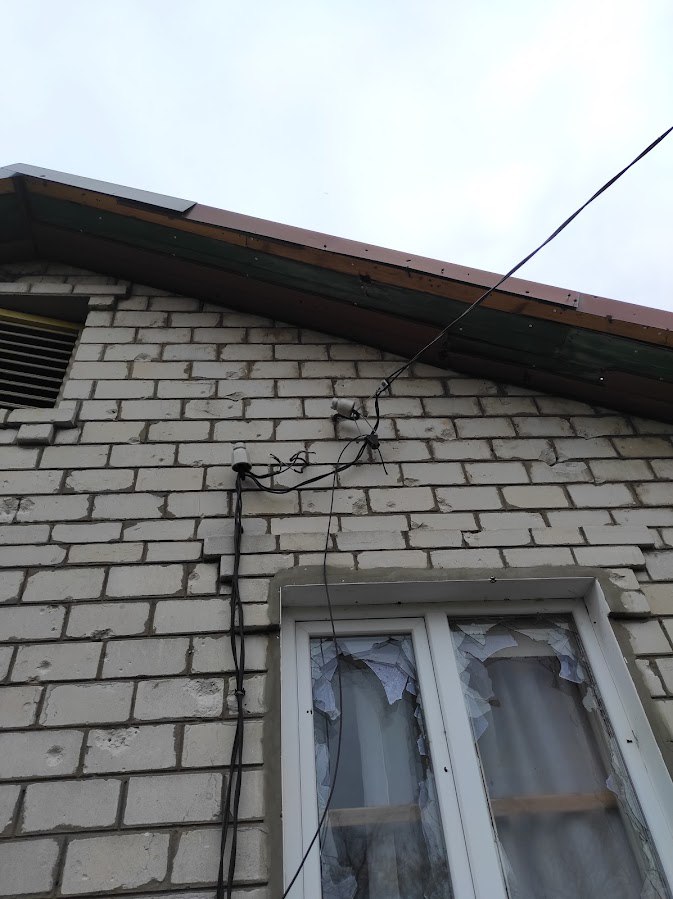 Пенсіонерці з міста Ізюм потрібна допомога у відновленні будинку, який зазнав ушкоджень іще в перший день повномасштабного вторгнення 