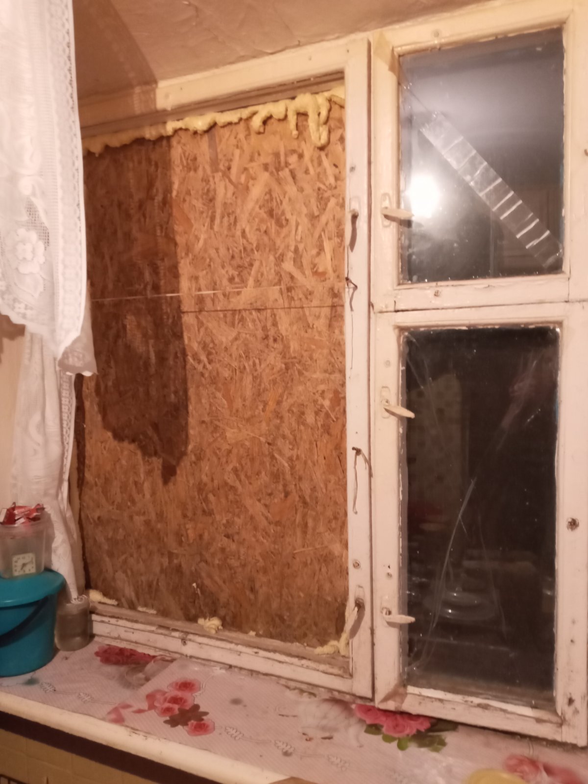 Родина з Миколаївщини, яка залишилася внаслідок ворожого удару без вікон, потребує допомоги