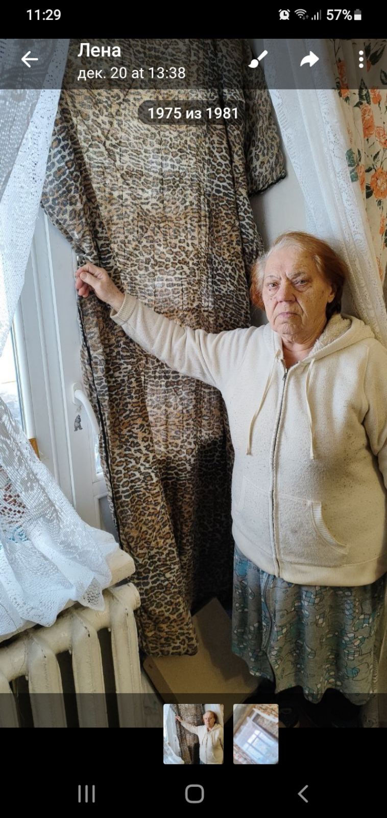 Після обстрілу жінка поважного віку залишилась з вибитими вікнами та розбитим балконом