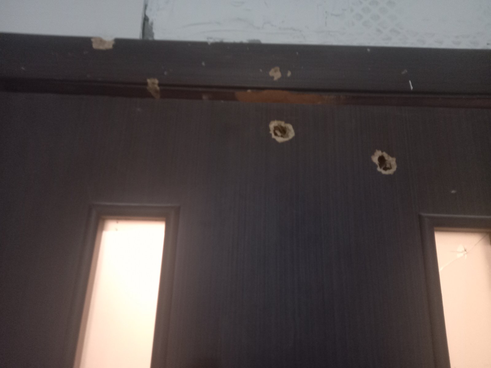 Родина харків’ян була вимушена виїхати з власної квартири через обстріли