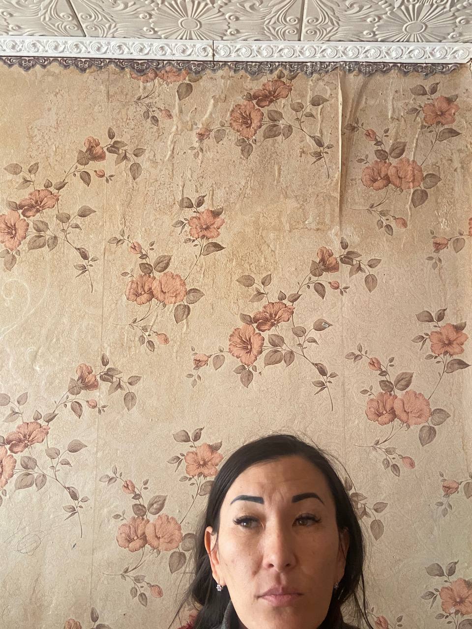 Багатодітна мама-одиначка з дитиною інвалідом з Миколаєва потребує допомоги у відновленні вікон та даху після обстрілу