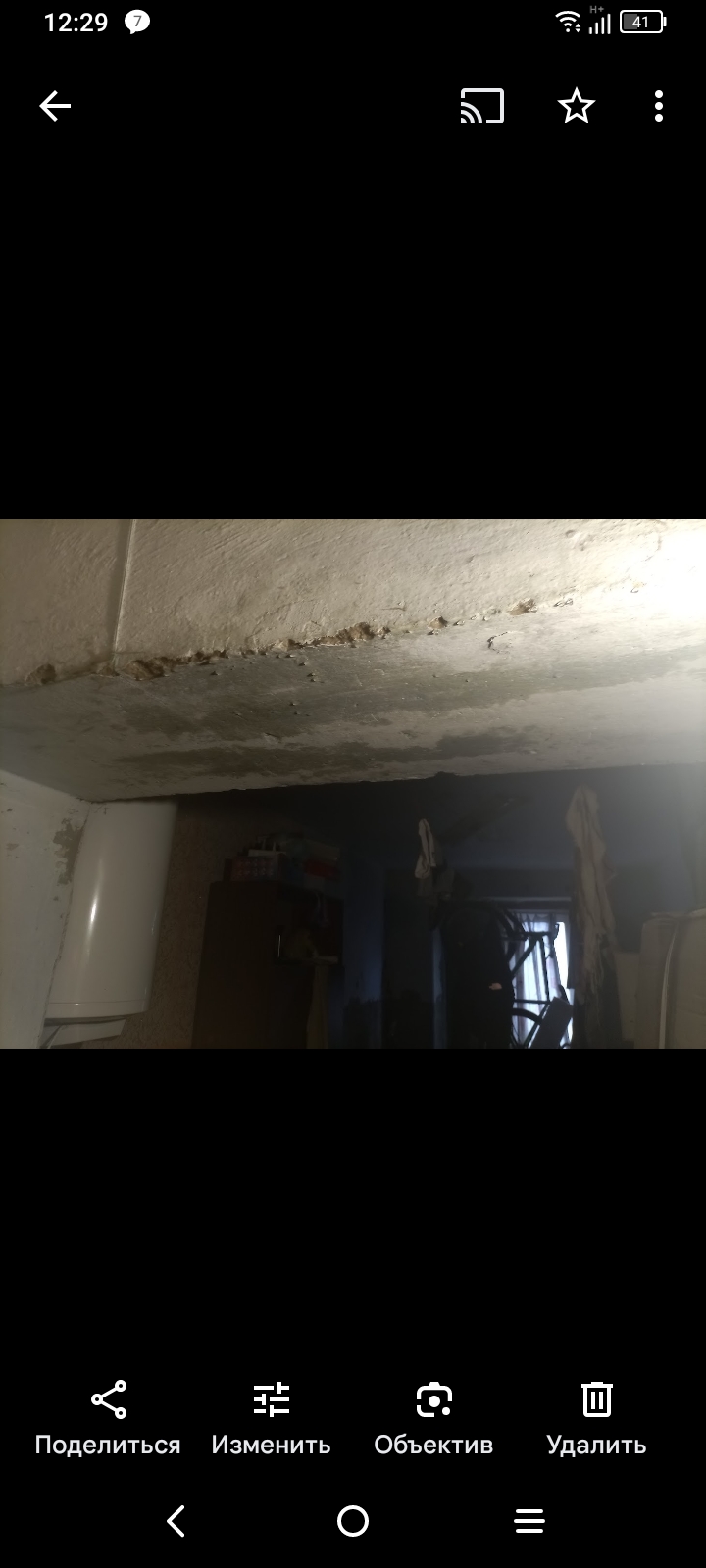 Багатодітна мама-одиначка з дитиною інвалідом з Миколаєва потребує допомоги у відновленні вікон та даху після обстрілу