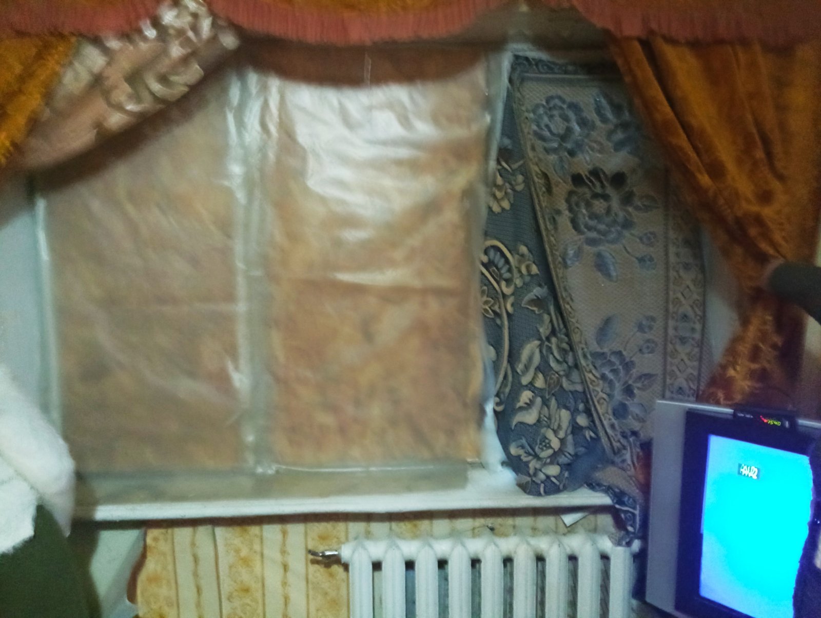 Жінка літнього віку повернулася до своєї квартири у Слов’янську . Потрібна допомога у відновленні житла