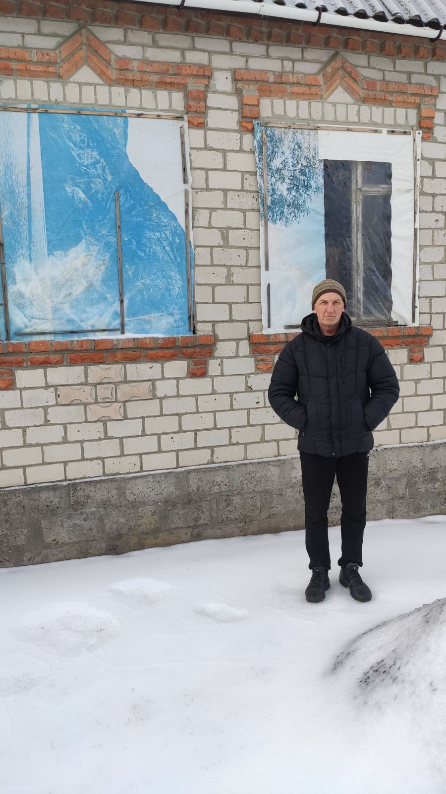 Пошкоджений дах та всі вікна - наслідки обстрілу на Харківщині 