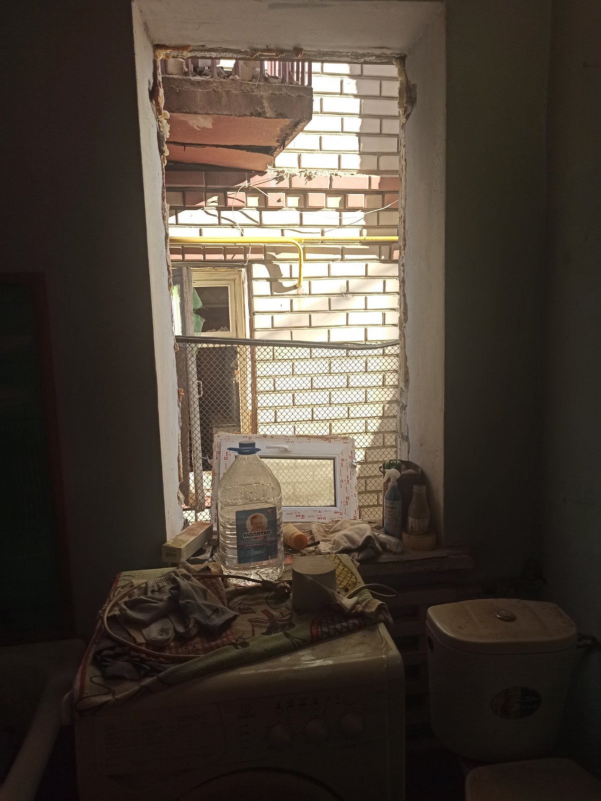 Літня пара з Херсону потребує допомоги у відновленні будинку