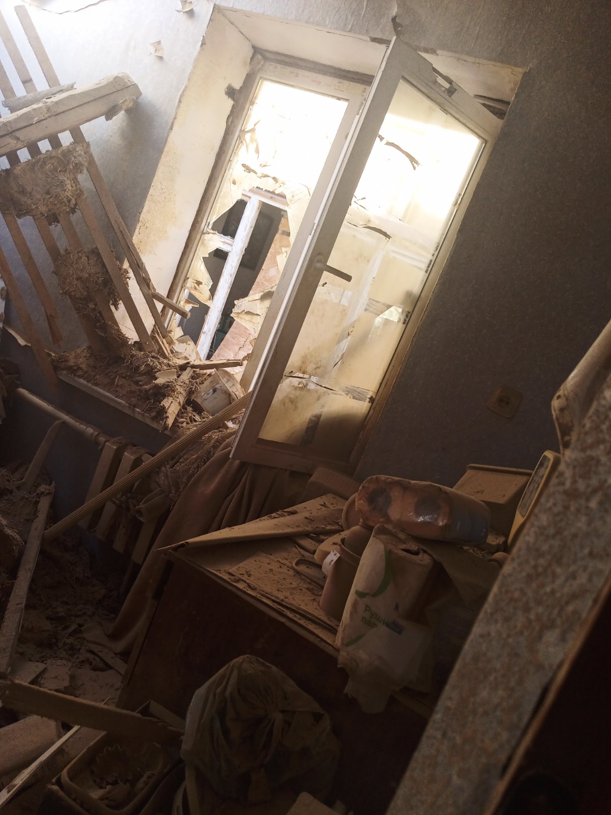 Літня пара з Херсону потребує допомоги у відновленні будинку