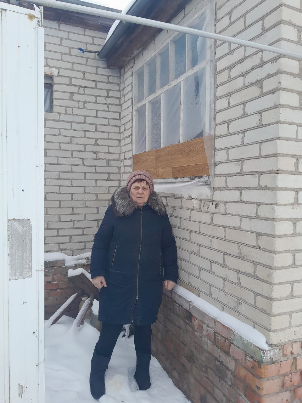 Пенсіонерка з Сумщини потребує допомоги у відновленні вікон