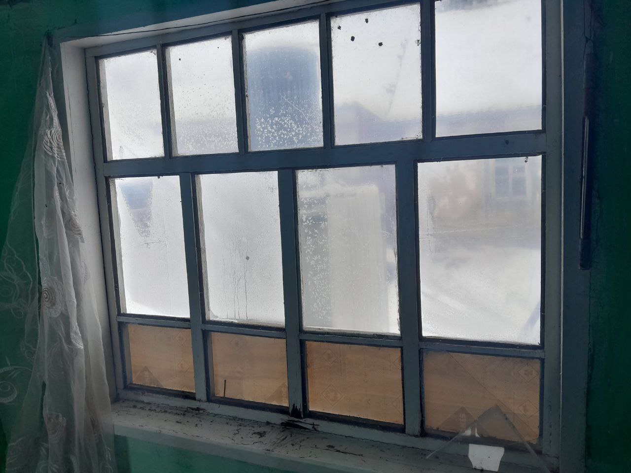 Пенсіонерка з Сумщини потребує допомоги у відновленні вікон