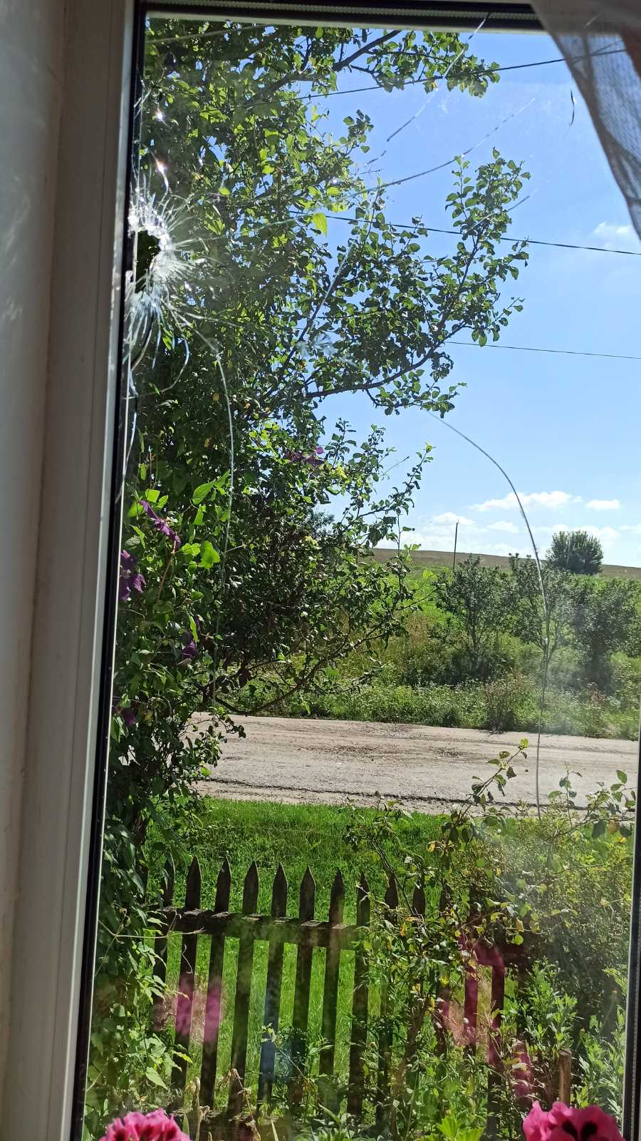 Пенсіонерку із Сумщини було поранено під час обстрілу її будинку