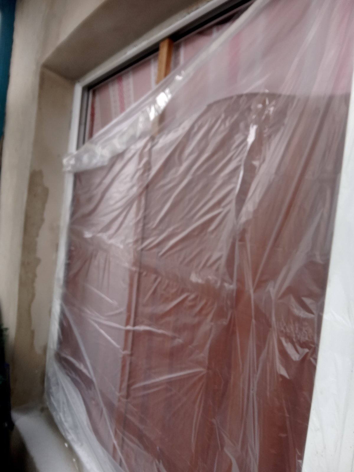 Квартира в Старому Салтові - без вікон та дверей, родині доводиться орендувати інше житло