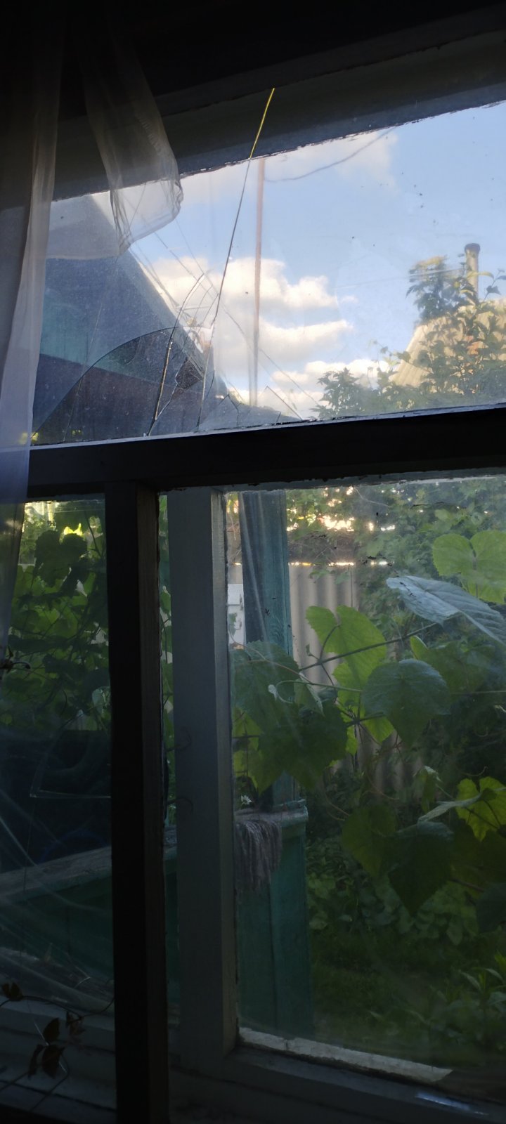 Будинок пенсіонерки з Сумщини потерпав від обстрілів 3 рази